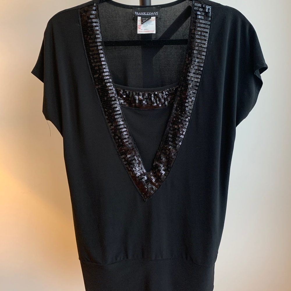 Frank Lyman chic shirt with sequin